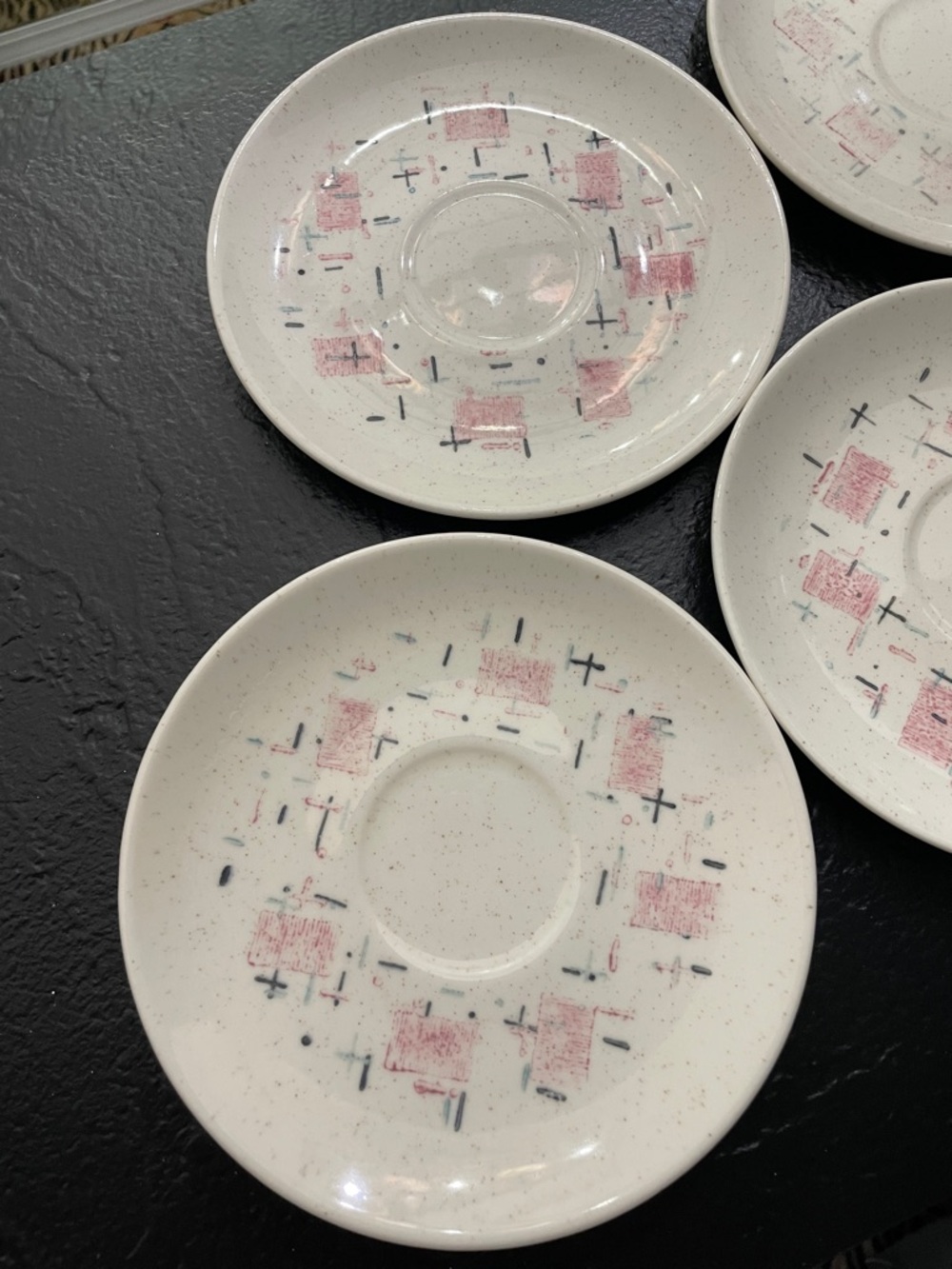 Vernon Metlox Tickled Pink Classic White Saucer Set with Pink Pattern - 5-Pack - Picture 3 of 10